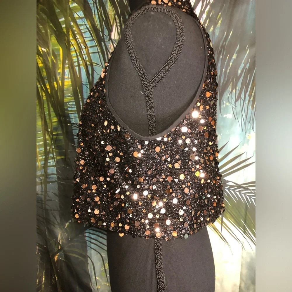 Sleeveless Sequin Crop top - Picture 10 of 12
